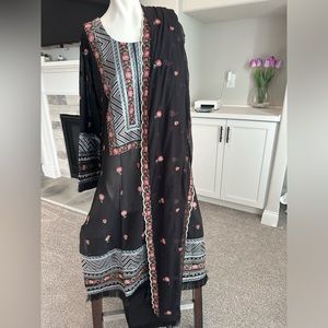 Brand new 3 piece Pakistani Indian suite